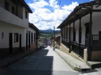 Pueblo Retiro Street - Medellin Pueblo Tour (386kb)